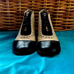 John Fluevog Merrilee Oxford Heels 8.5

pre-owned condition: good